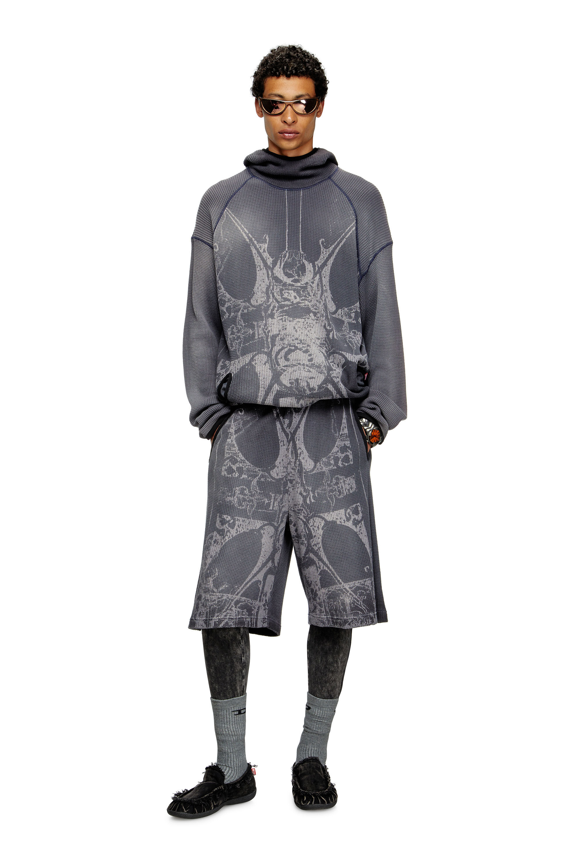 Diesel - P-WARKY-SHORT, Man's Waffle shorts with medieval print in Black - 3