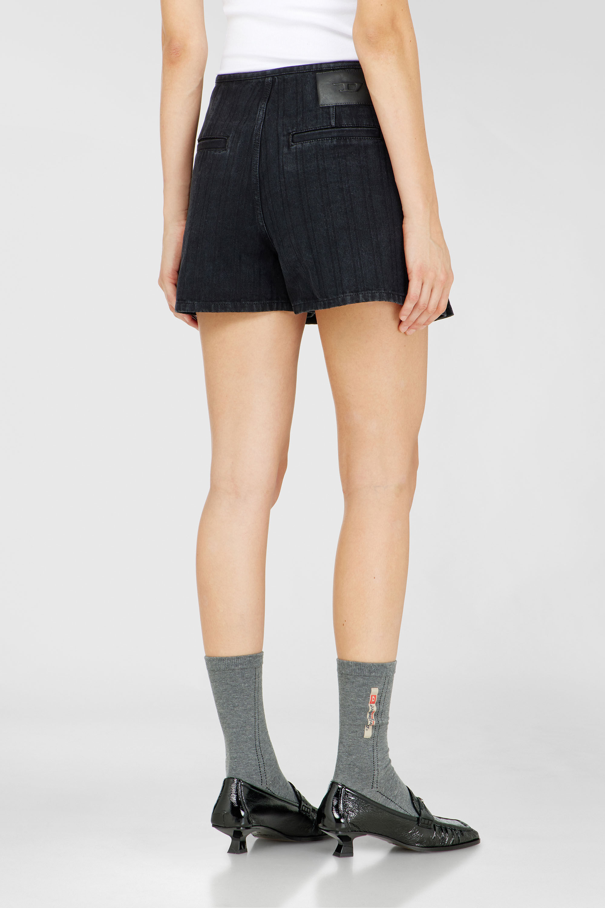 Diesel - DE-SHERO, Woman's Pleated skort in pinstriped denim in Black - 4