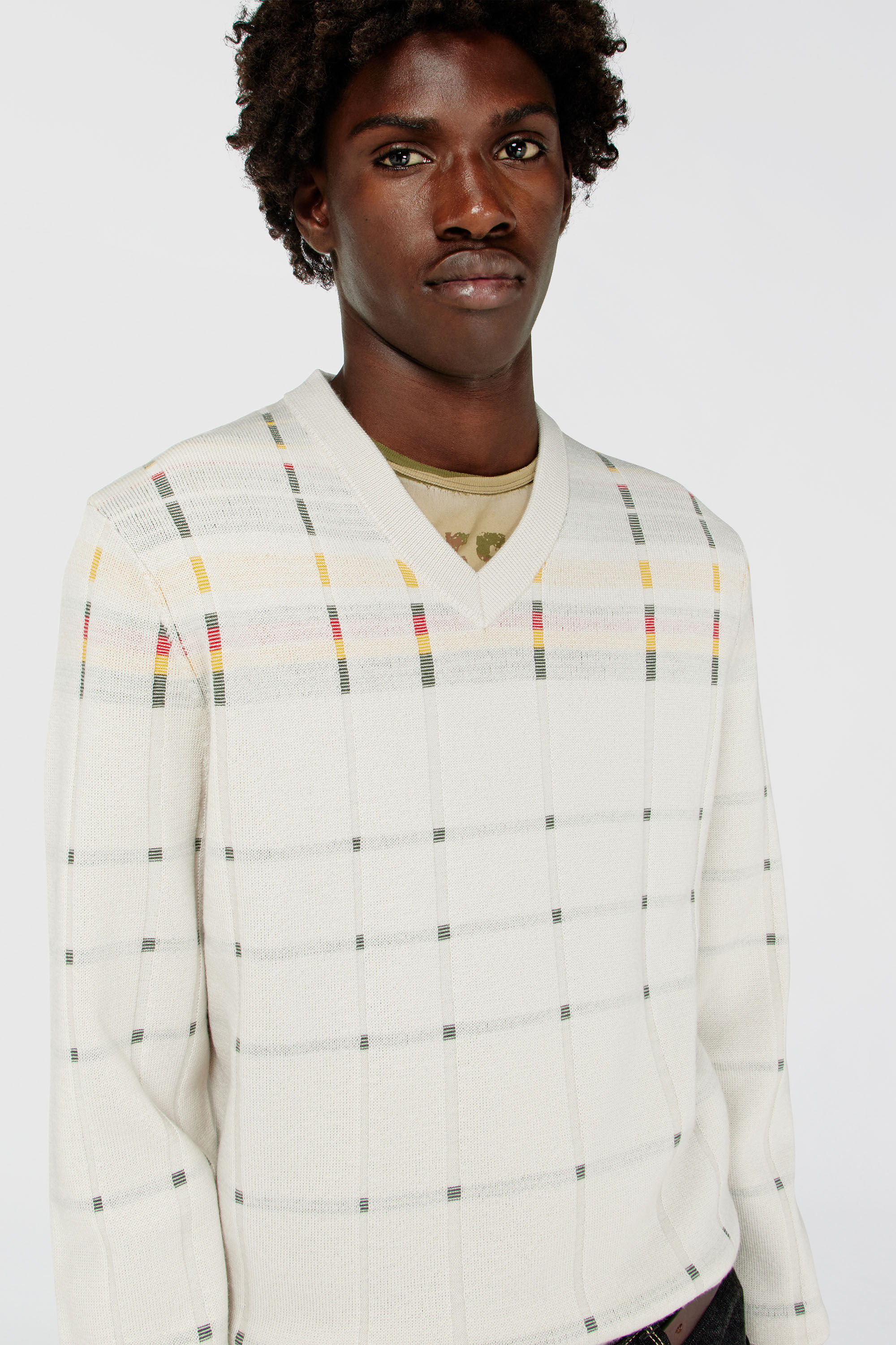 Diesel - K-ROENO, Man's Wool V-neck jumper with check effect in White - 5