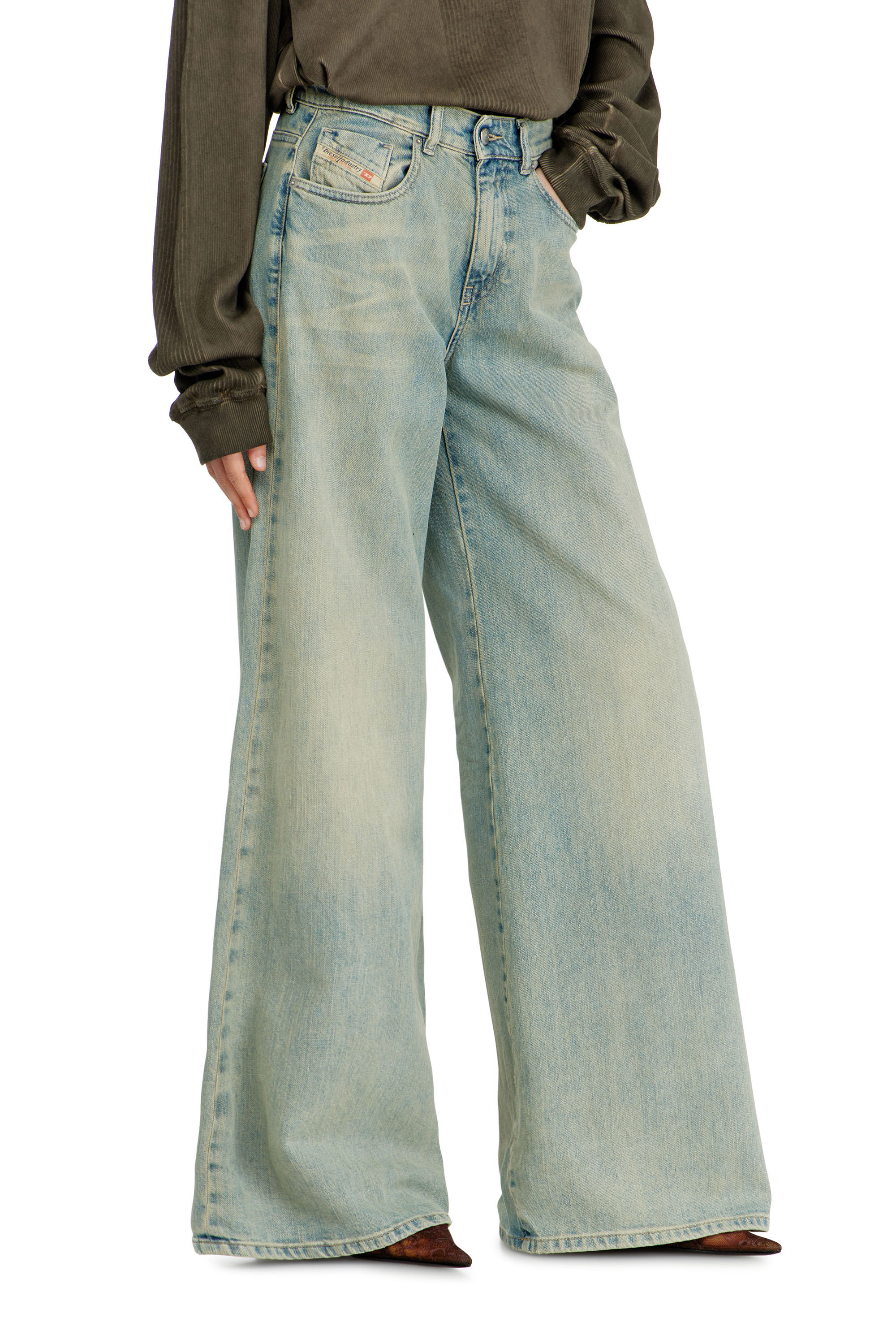 Diesel - Woman's Flare Jeans 1978 D-Akemi 09N33, Light Blue - 7