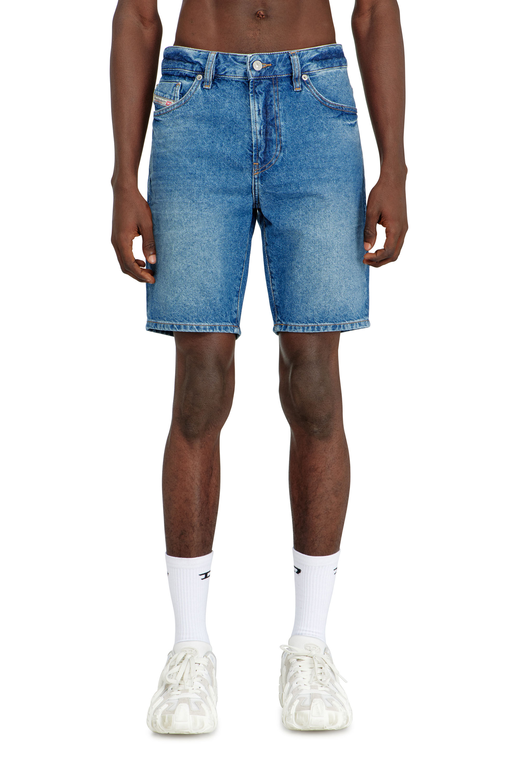 Diesel - D-FIN, Man's Slim shorts in clean-wash denim in Blue - 3