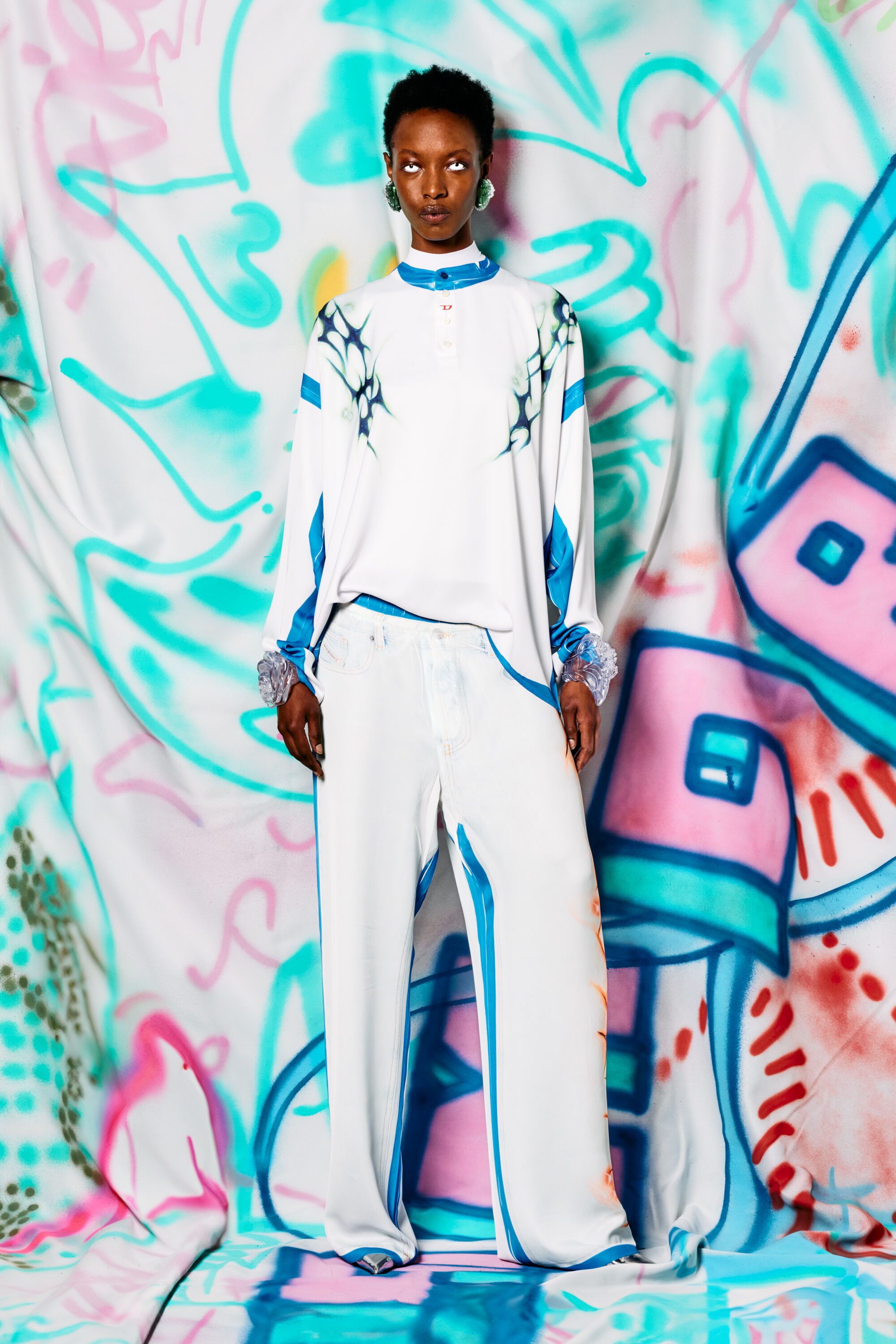 Diesel - T-OLAVI-A-SER-GRAFFITI-JAP, Unisex's Long-sleeve T-shirt with graffiti print in Blue/White - 3