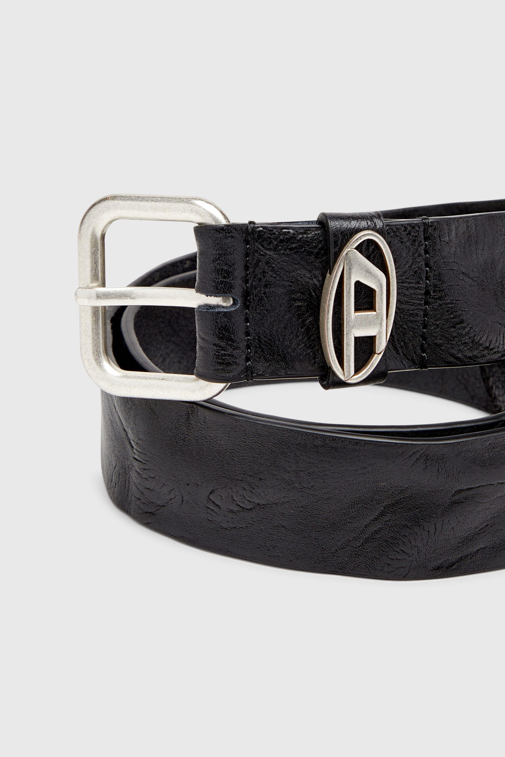 Diesel - B-1DR OVAL D LOOP, Unisex's 3.9cm logo-plaque wrinkled leather belt in Black - 3