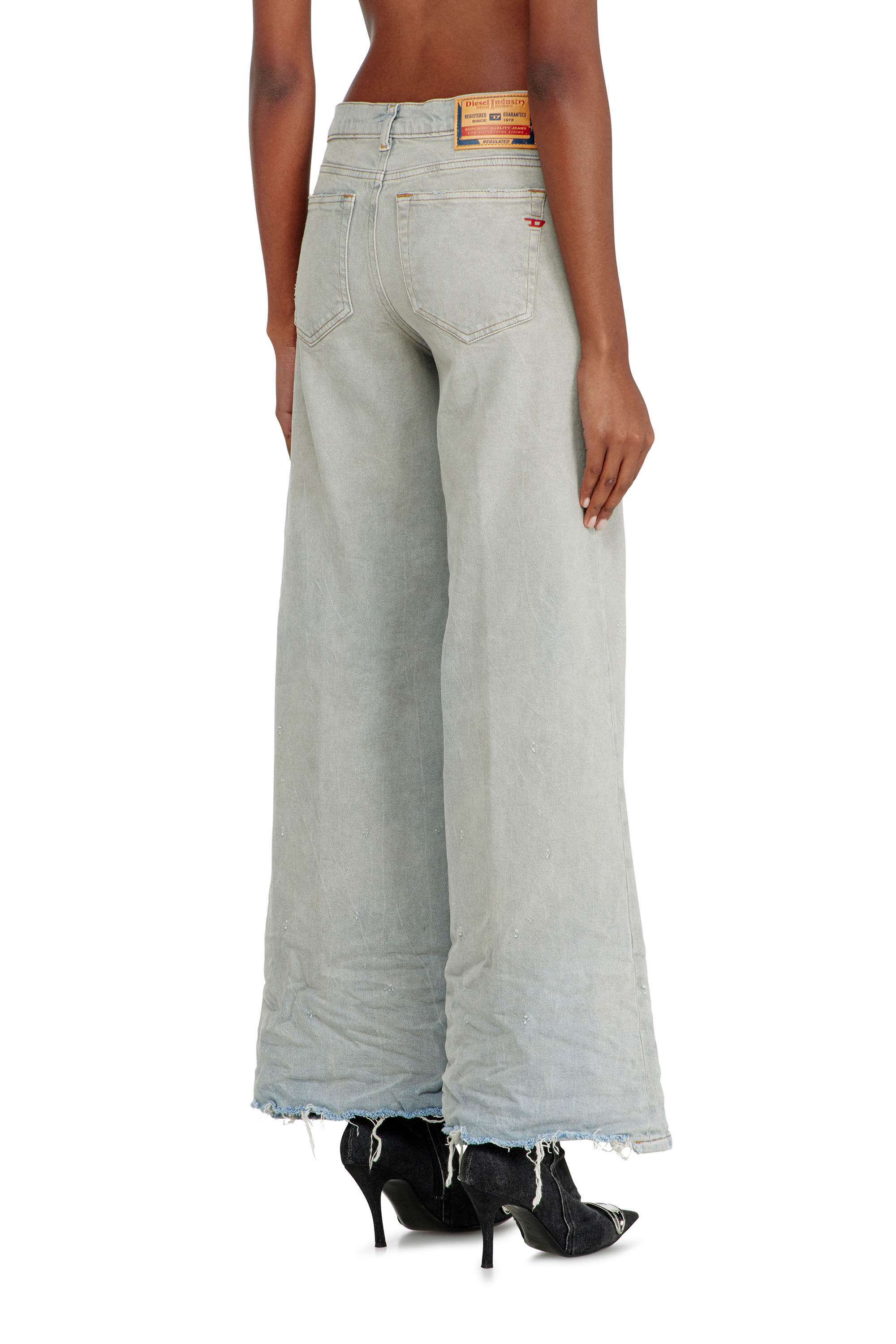 Diesel - Woman's Flare Jeans 1978 D-Akemi 09N47, Light Blue - 3