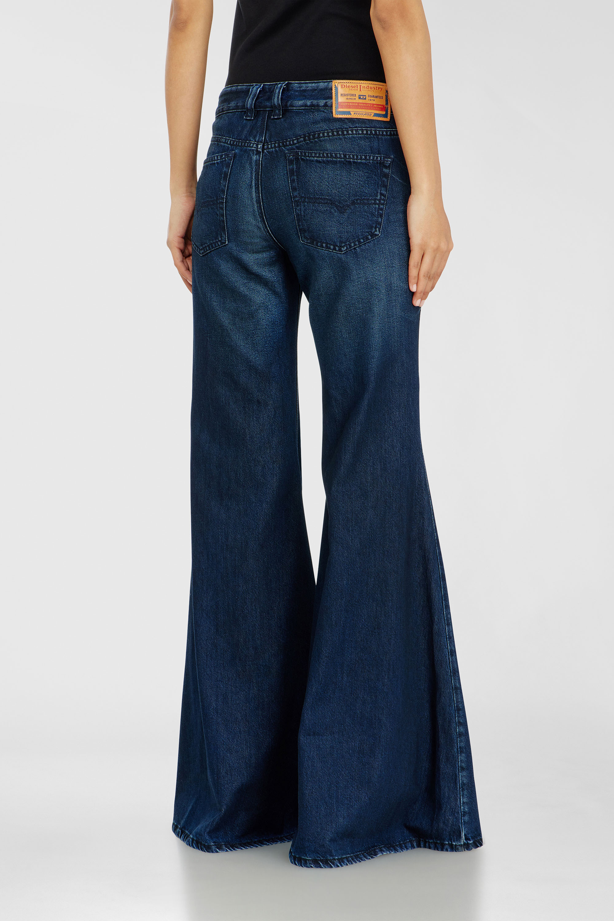Diesel - Woman's Flare Jeans 1970 D-Bleess 09N21, Dark Blue - 5