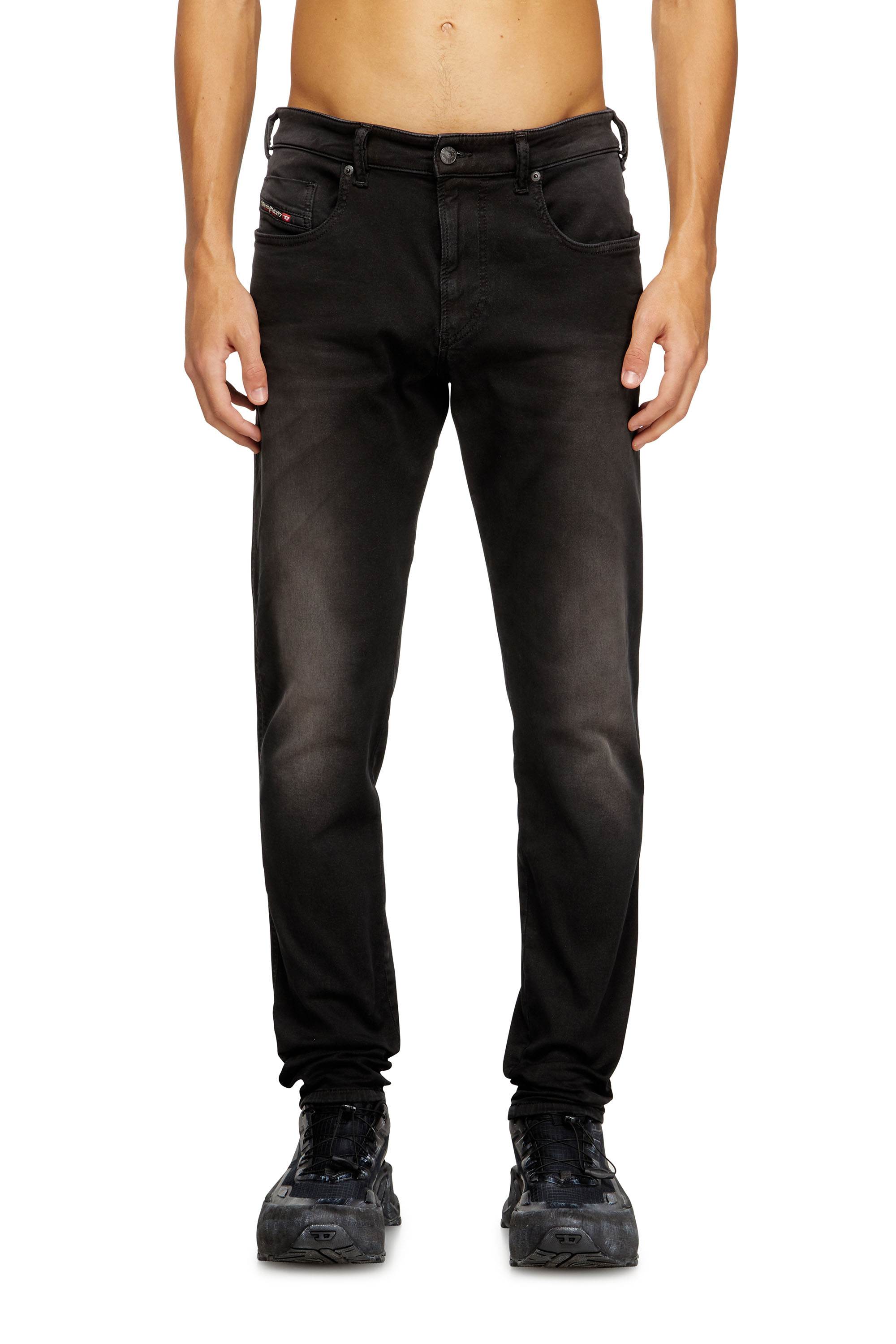 Diesel - Man's Slim 2062 D-Strukt Joggjeans® 0670M, Black/Dark grey - 3