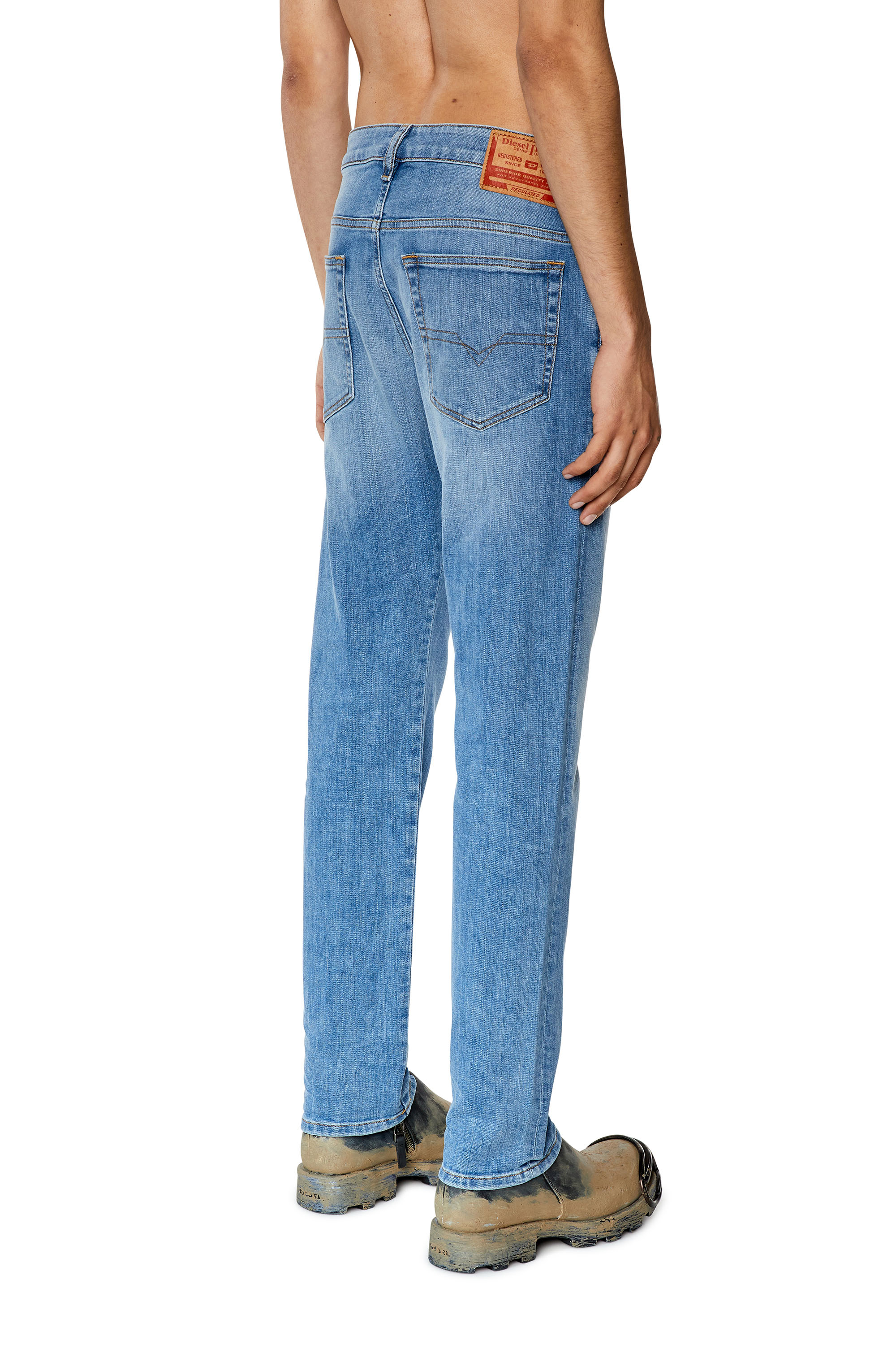 Diesel - Tapered Jeans D-Yennox 09F77, Light Blue - Image 3