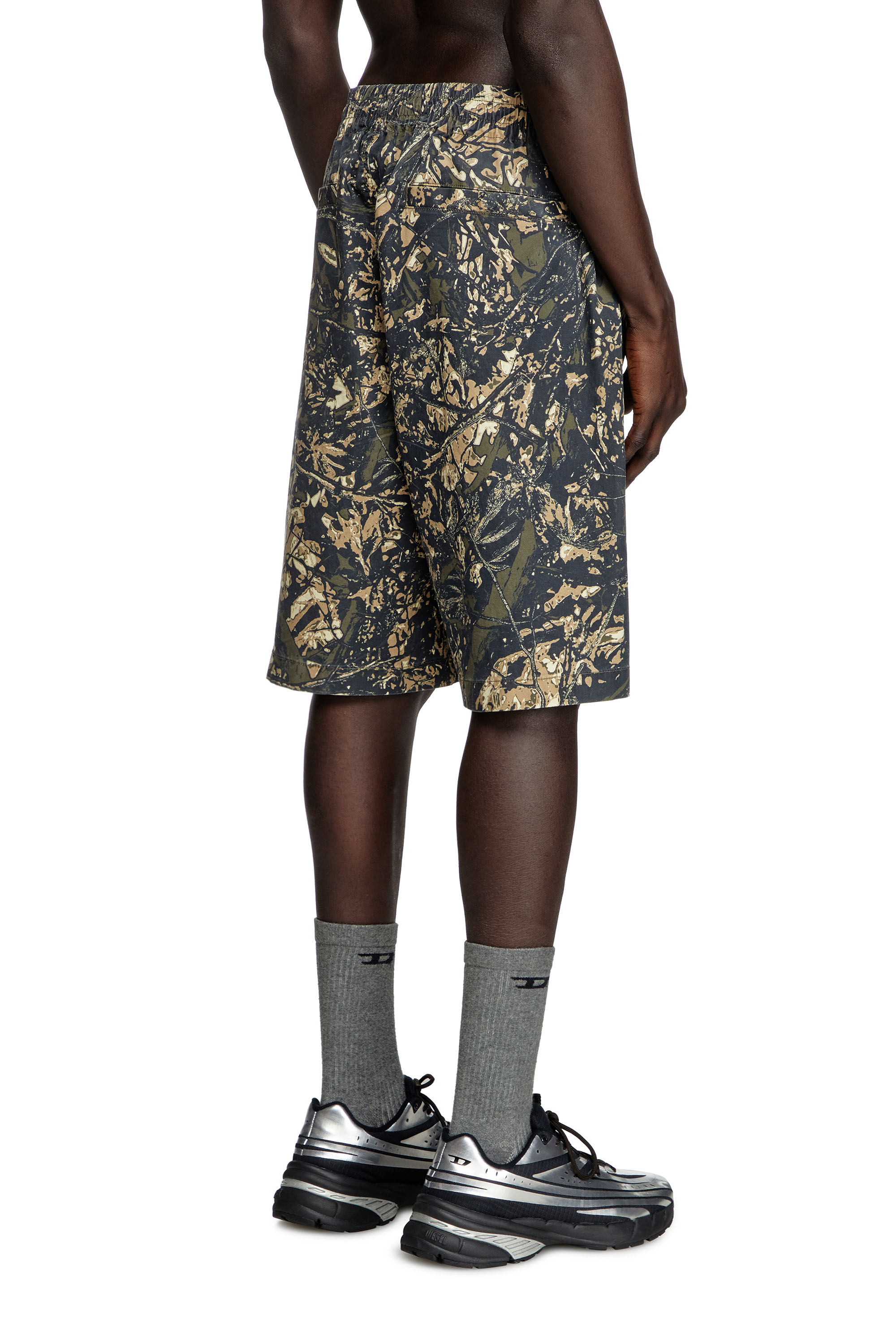 Diesel - P-OPWIK-C, Man's Knee-length shorts with camo print in Brown/Green - 4