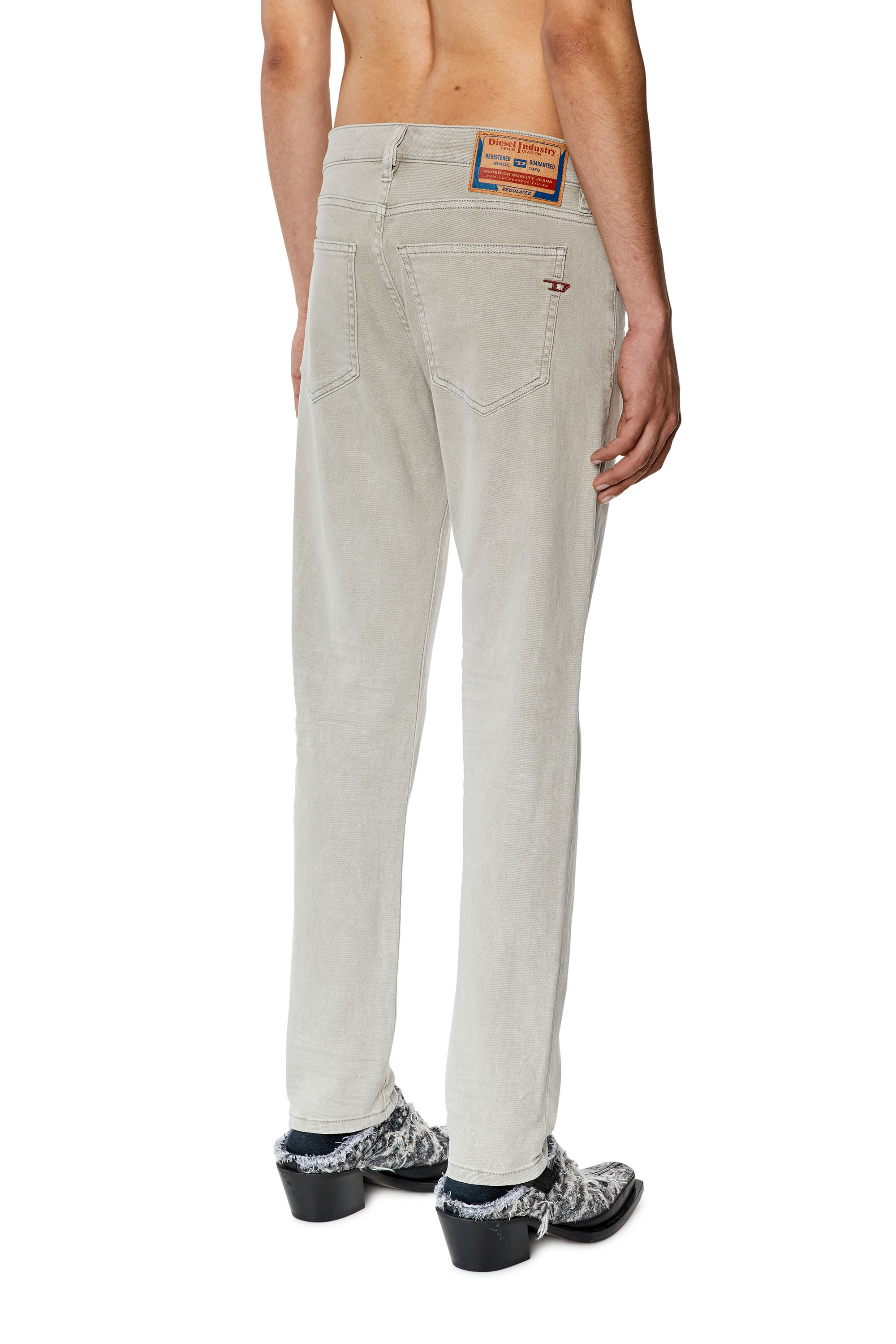 Diesel - 2019 D-Strukt 0QWTY Slim Jeans, Light Grey - Image 3