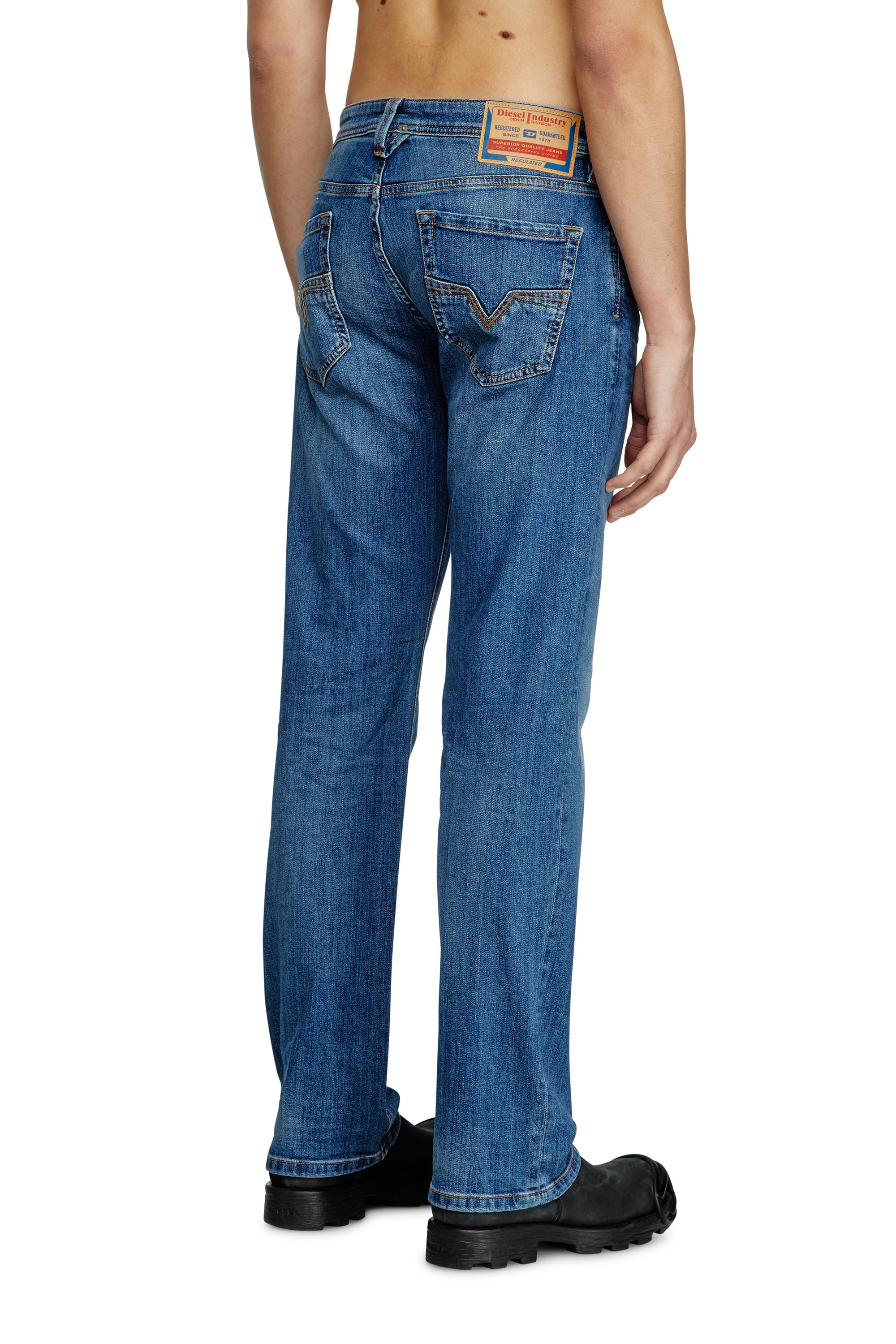 Diesel - Man's Regular Jeans 1985 Larkee 0KIAL, Light Blue - 4