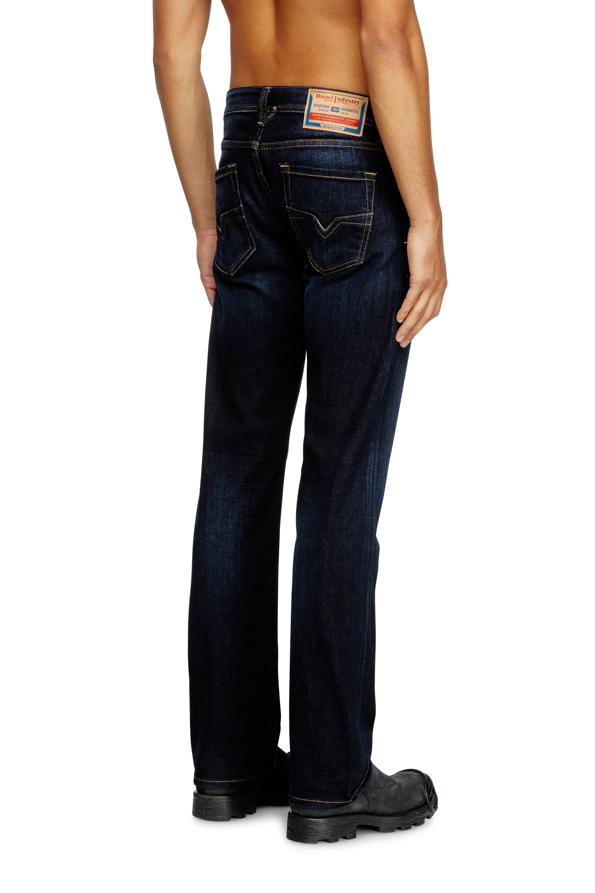 Diesel - Man's Regular Jeans 1985 Larkee 009ZS, Dark Blue - 4