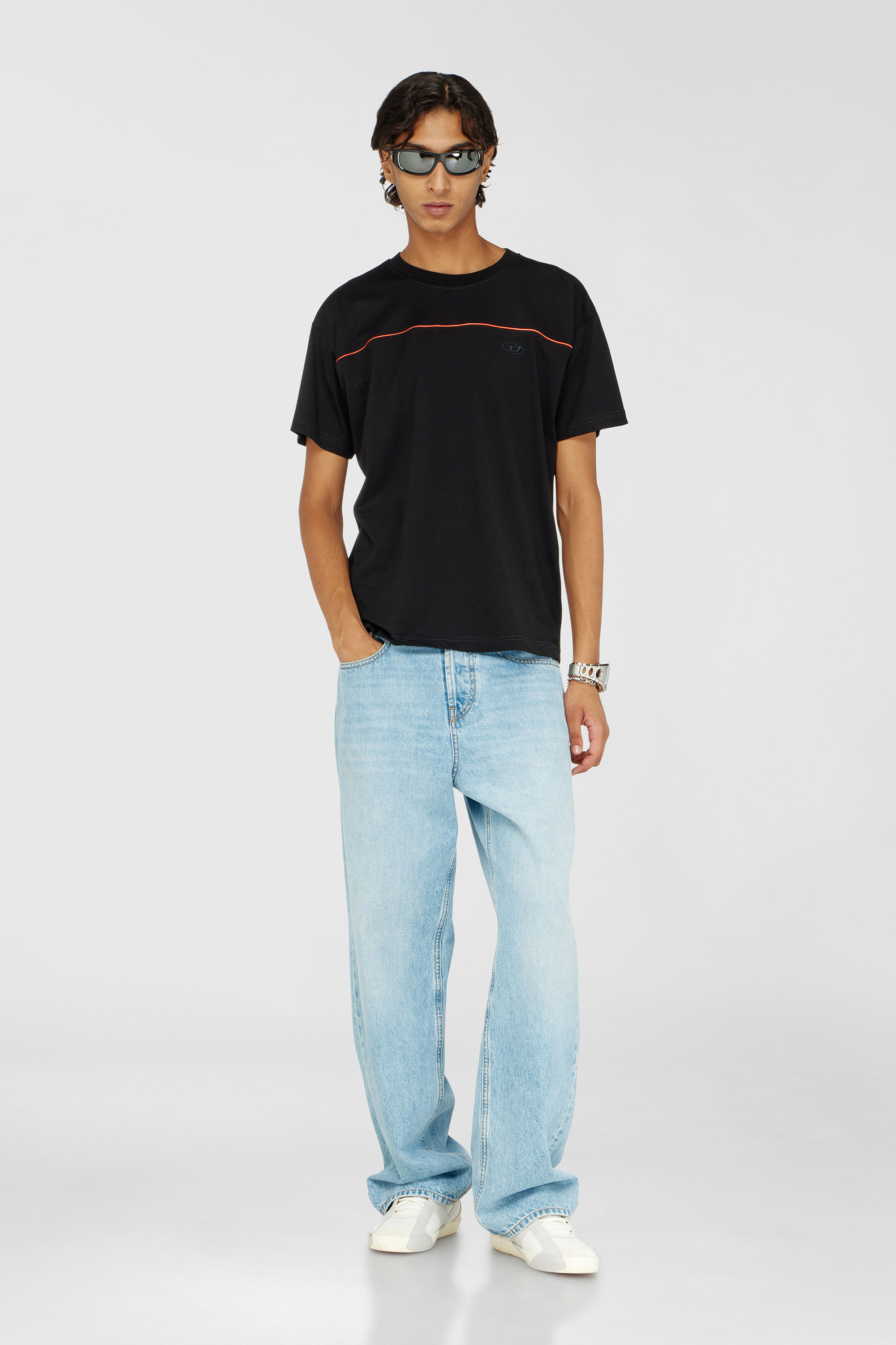 T-shirt with contrast piping